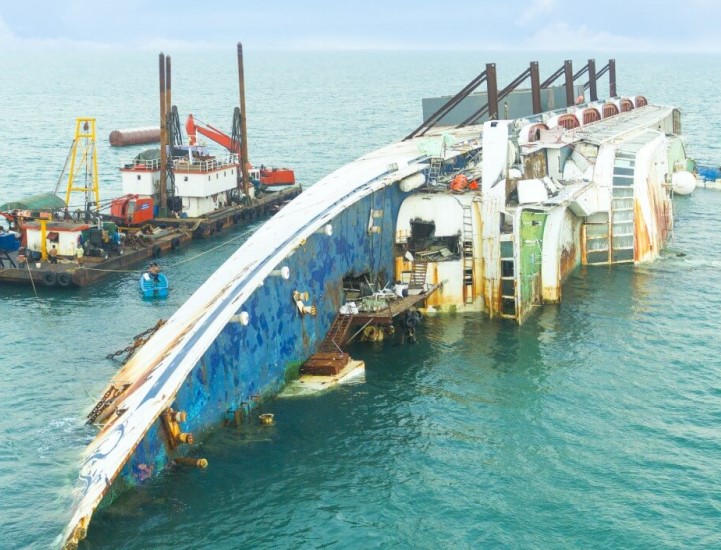 What Is Marine Salvage? | Salvage Accidents & Injuries